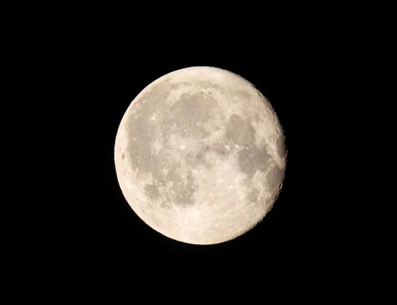 La Luna manda: guía práctica para tomar mejores decisiones siguiendo sus ciclos en 2025