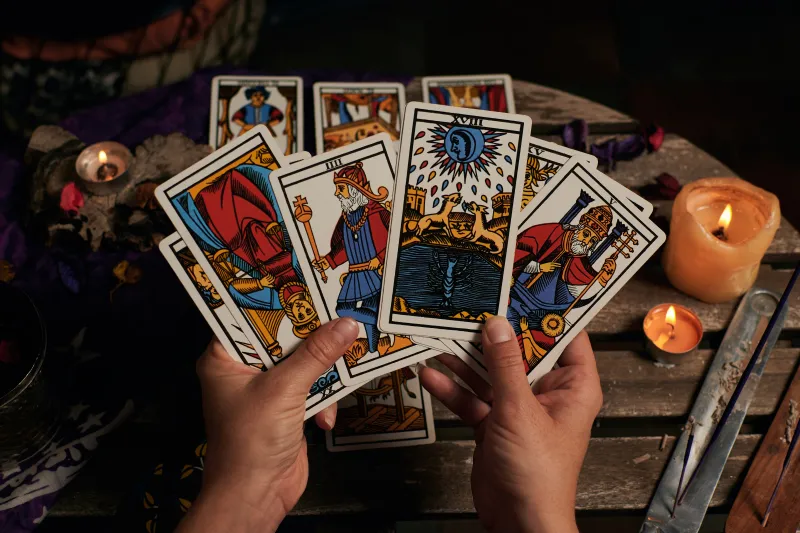 ¿Qué carta del tarot eres? Tu carta natal lo revela todo